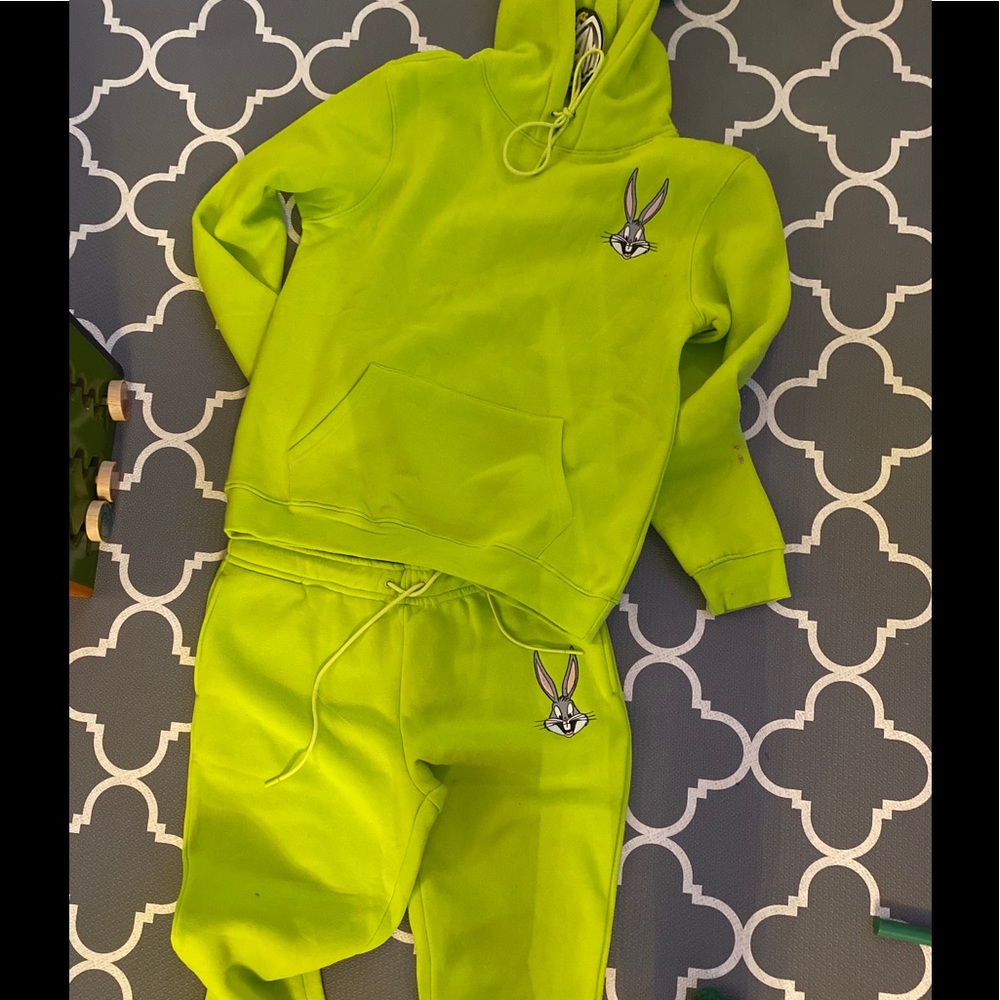 Looney Tunes sweat pants and hoodie